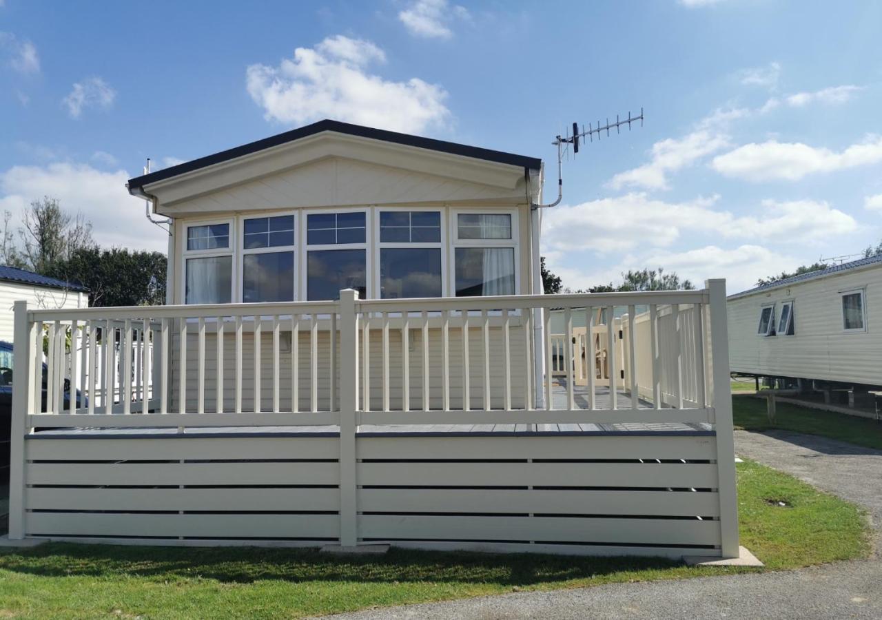Tranquil 6 Berth Luxury Holiday Home ชิชิสเตอร์ ภายนอก รูปภาพ